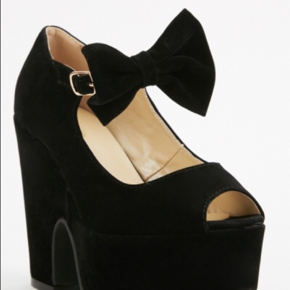 Chunky Bow Strap Heel